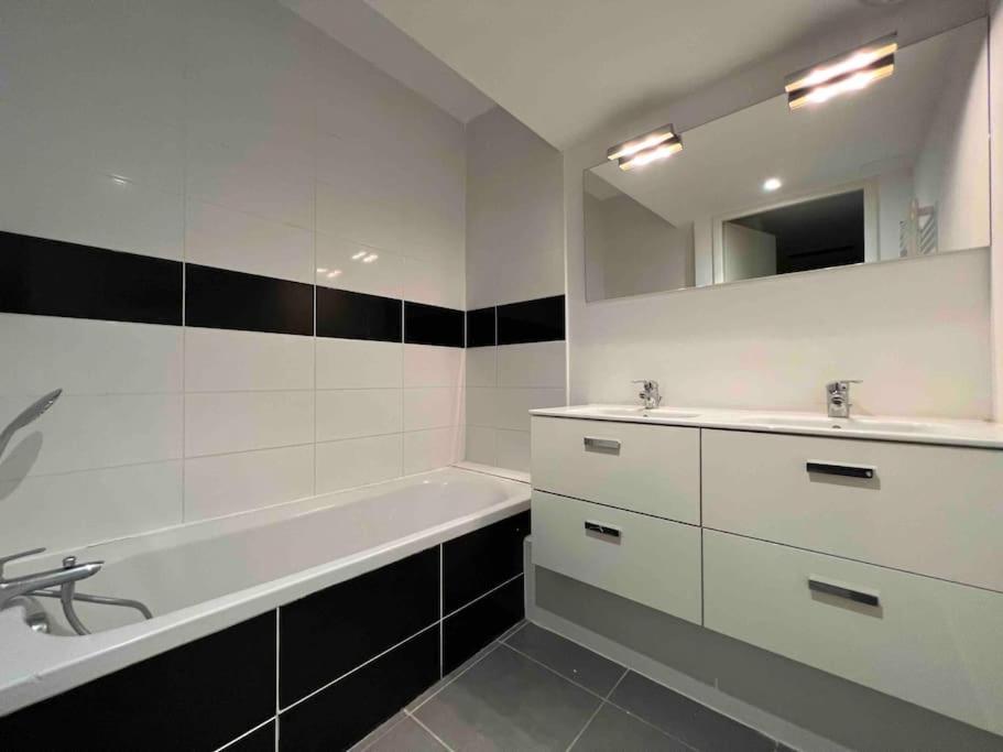 App Le Golf T3 Terrasse Wifi Pkg Apartment Beziers Exterior photo